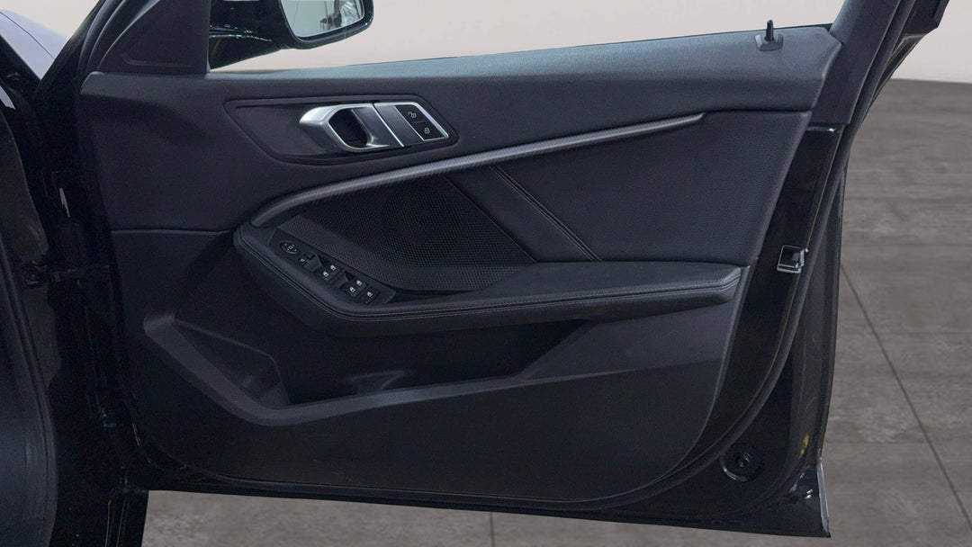 2019 BMW 1 18i M Sport, Automatic, 45275 km, Speaker View