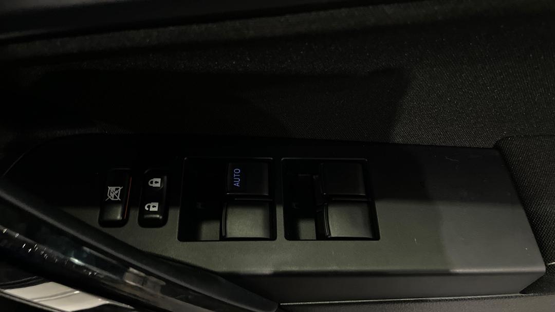 2018 Toyota Corolla Ascent Sport, Automatic, 34001 km, Drivers Side Door Panel Controls