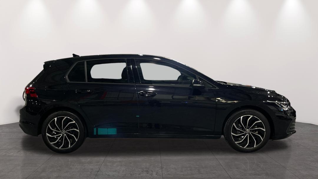 2022 Volkswagen Golf 110tsi Life, Automatic, 19346 km, Right Side View