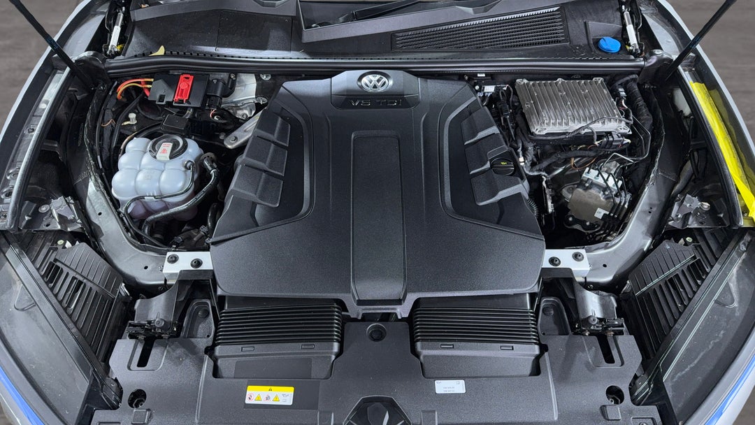 Open Bonnet (Engine)