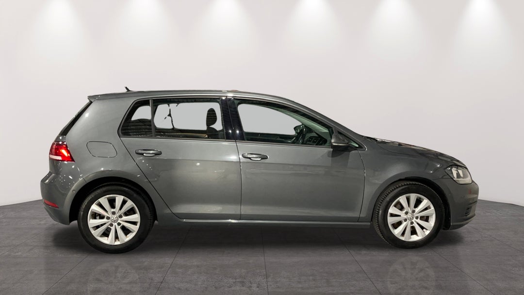 2018 Volkswagen Golf 110 Tsi Trendline, Automatic, 103584 km, Right Side View