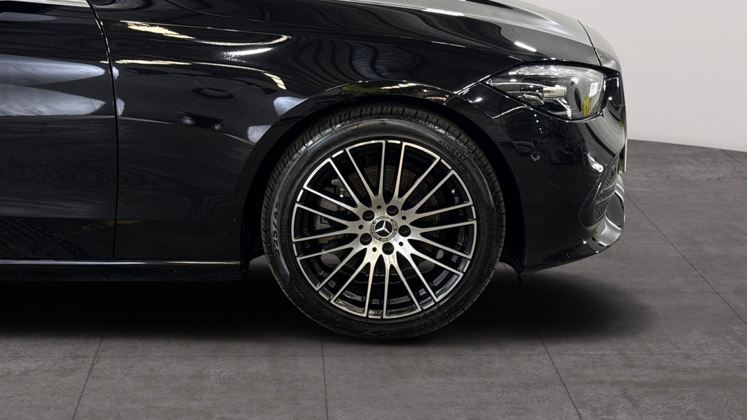 2022 Mercedes-benz C200 Mhev, Automatic, 52968 km, Right Front Wheel