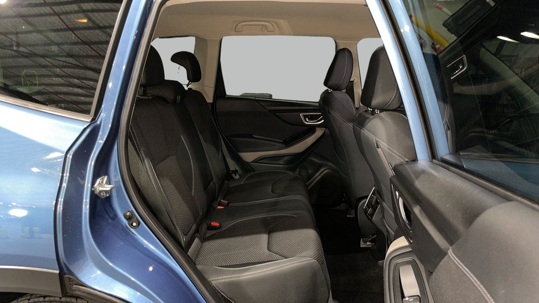 2022 Subaru Forester 2.5i Premium (AWD), Automatic, 33906 km, Right Side Rear Door Cabin View
