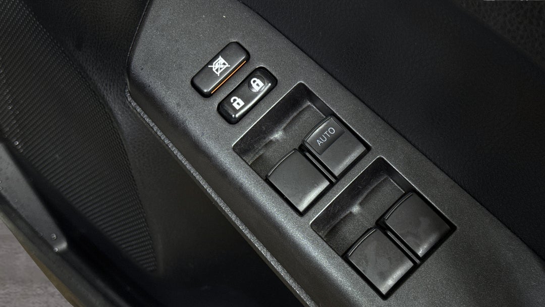 2018 Toyota RAV4 Gxl (4x4), Automatic, 108551 km, Drivers Side Door Panel Controls