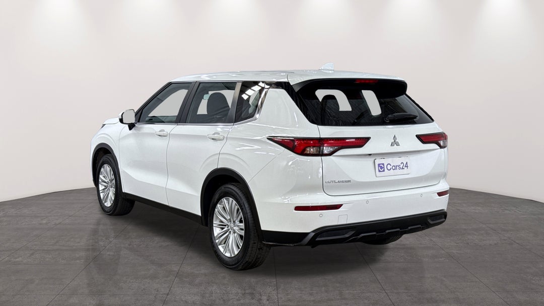 2024 Mitsubishi Outlander Es 7 Seat (2WD), Automatic, 51292 km, Left Back Diagonal (45- Degree) View