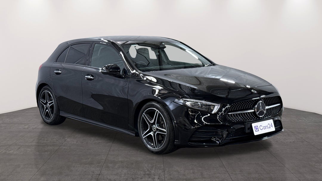 2022 Mercedes-benz A180 A180, Automatic, 18967 km, Right Front Diagonal (45- Degree) View