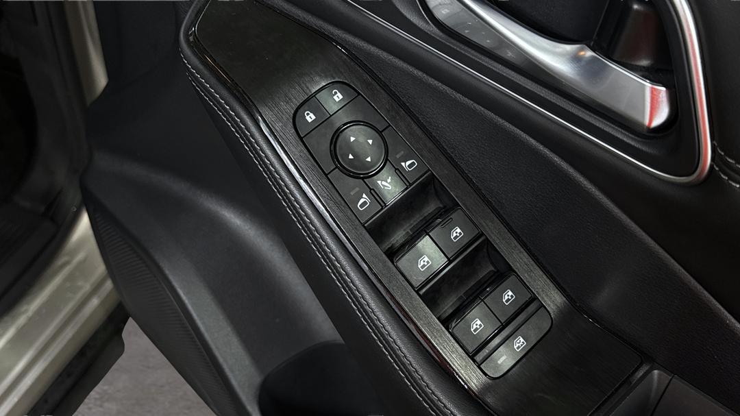 2024 Nissan X-trail St-l (4WD) E-power (hybrid), Automatic, 21884 km, Drivers Side Door Panel Controls