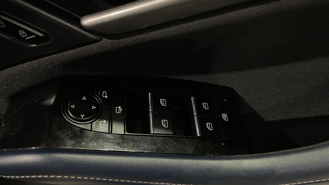 2021 Mazda CX-30 G20 Pure (FWD), Automatic, 99032 km, Drivers Side Door Panel Controls