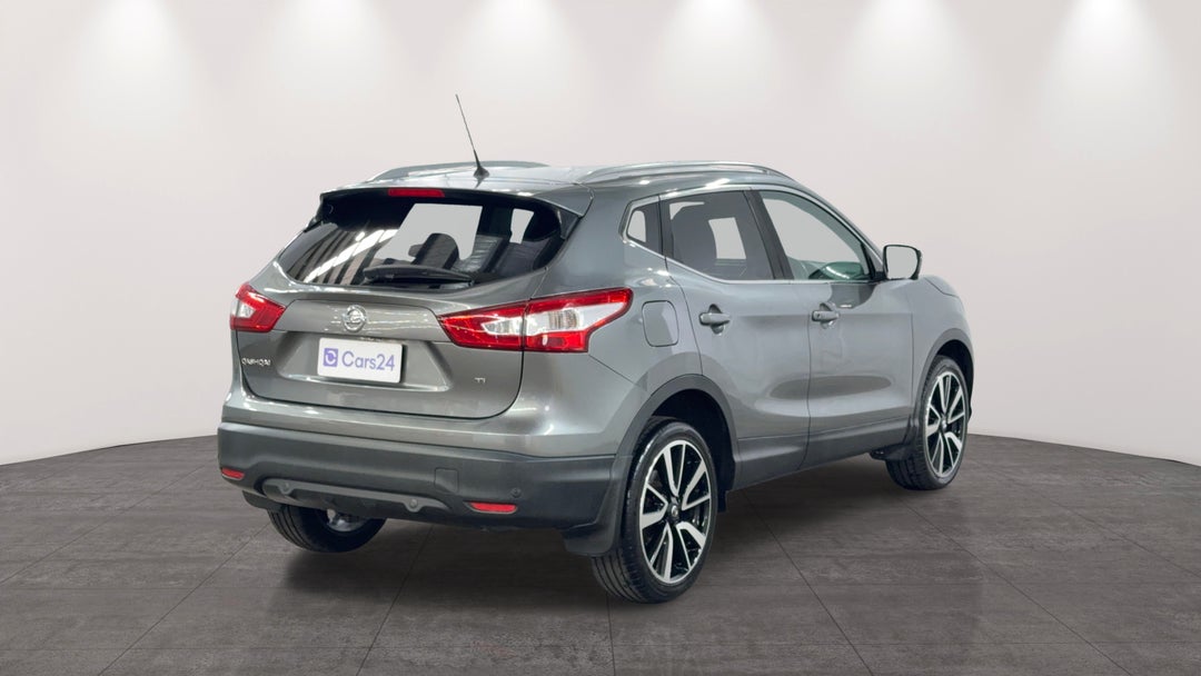 Right Back Diagonal (45- Degree) View