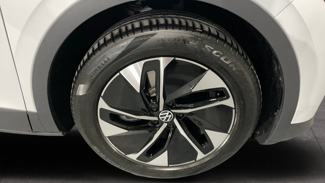 2025 Volkswagen Id.4 Pro, Automatic, 6405 km, Right Front Wheel