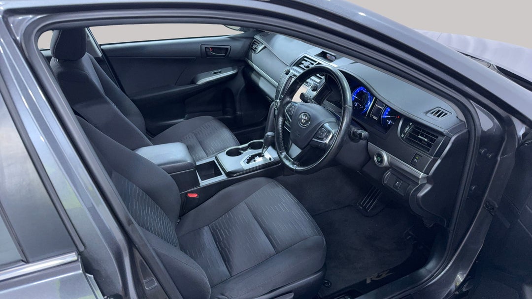 2017 Toyota Camry Rz S.e., Automatic, 47431 km, Right Side Front Door Cabin View