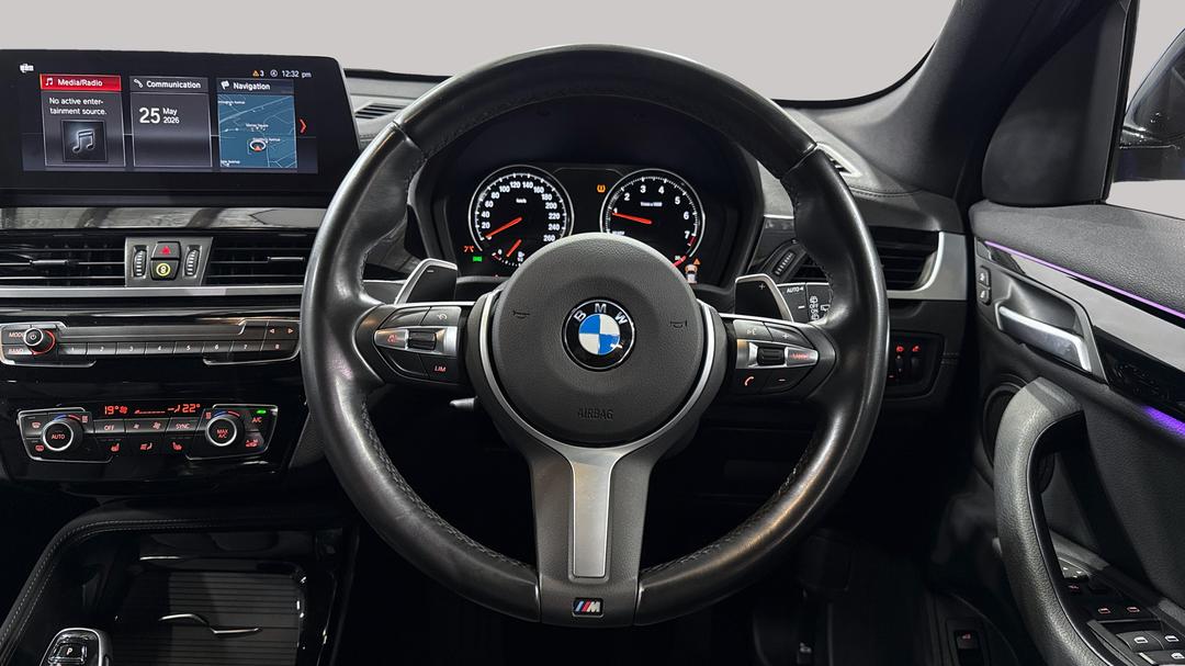 2021 BMW X1 sDrive 20i M Sport, Automatic, 36840 km, Steering Wheel Close-up