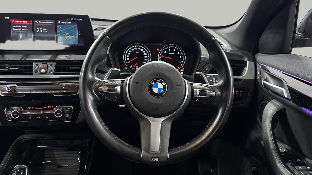 2021 BMW X1 sDrive 20i M Sport, Automatic, 36840 km, Steering Wheel Close-up
