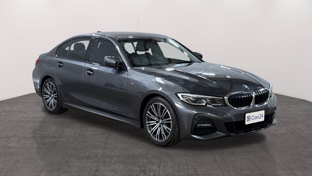 2020 BMW 3 20i M Sport, Automatic, 30961 km, Right Front Diagonal (45- Degree) View