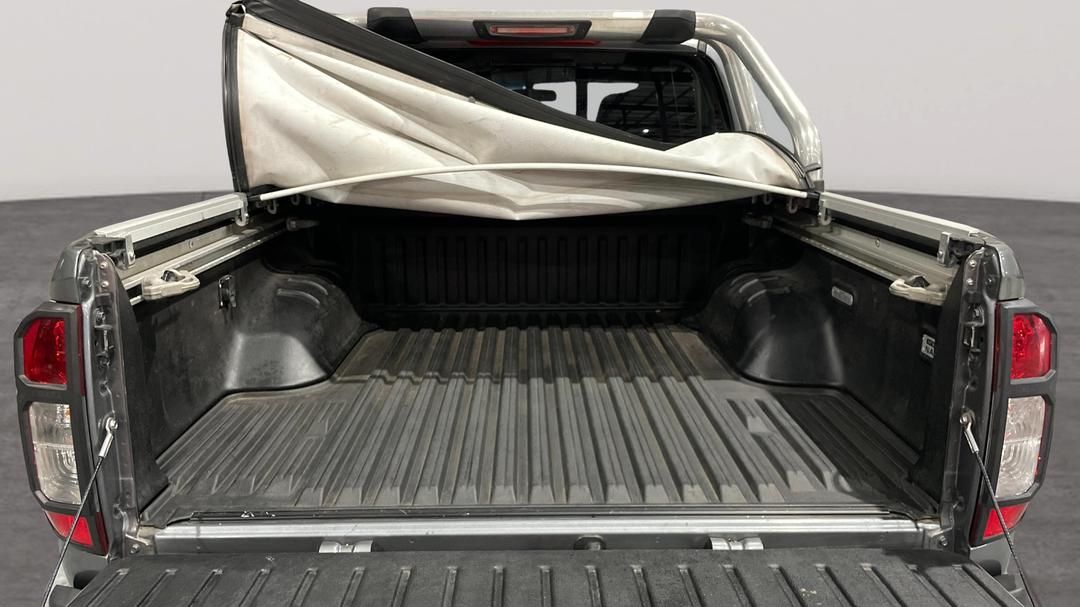 2016 Nissan Navara St-X (4x2), Automatic, 162767 km, Boot Inside View