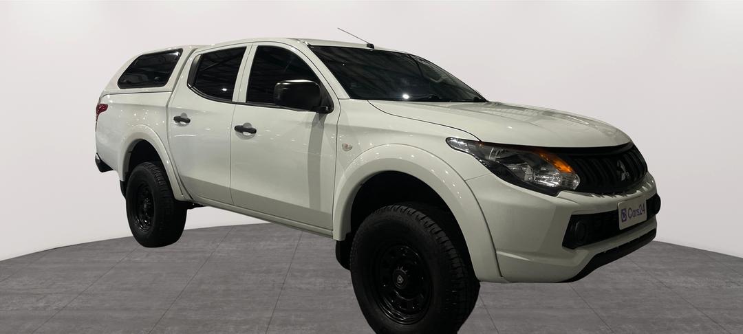2018 Mitsubishi Triton Glx (4x4), Automatic, 98788 km, Right Front Diagonal (45- Degree) View