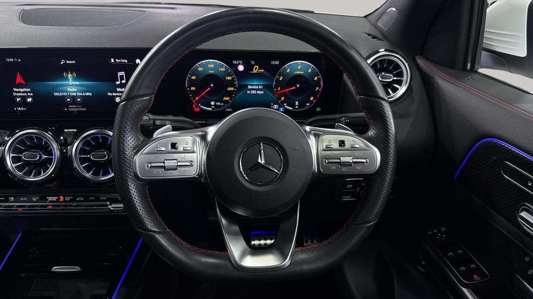 2021 Mercedes-benz GLA 250 4matic, Automatic, 16149 km, Steering Wheel Close-up