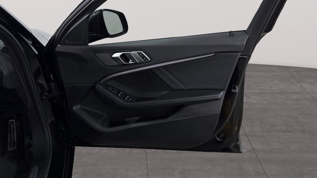 2021 BMW 1 18i M Sport, Automatic, 41761 km, Speaker View