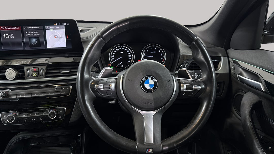 2022 BMW X1 sDrive 20i, Automatic, 38397 km, Steering Wheel Close-up