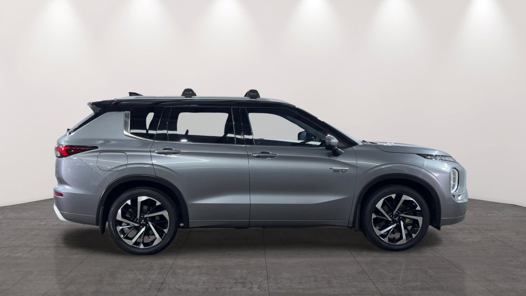 2023 Mitsubishi Outlander Phev Exceed 5+2 Seat (AWD), Automatic, 73779 km, Right Side View