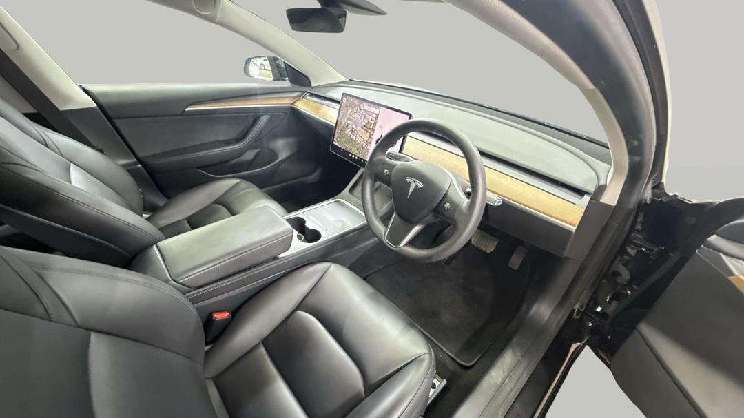 2021 Tesla Model 3 Standard Range Plus RWD, Automatic, 28430 km, Right Side Front Door Cabin View