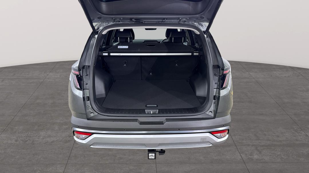 2025 Hyundai Tucson Premium Hybrid (AWD), Automatic, 2546 km, Boot Inside View