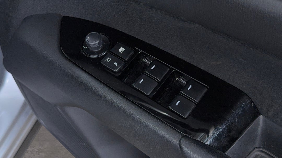 2023 Mazda CX-5 G20 Maxx (fwd), Automatic, 44864 km, Drivers Side Door Panel Controls