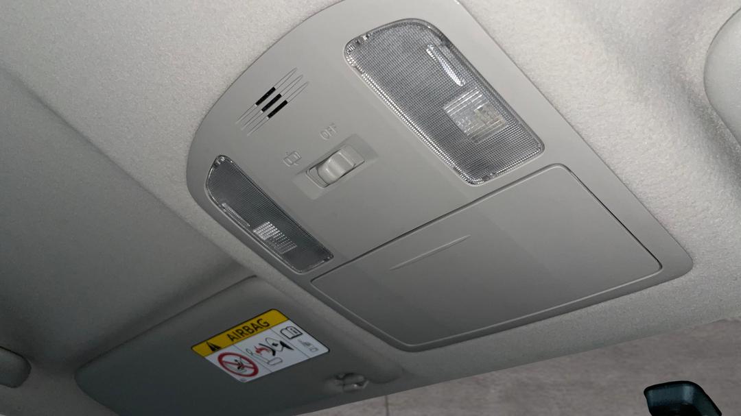 2017 Toyota Hilux Workmate, Manual, 97440 km, On-Roof Controls/Sunglass holder