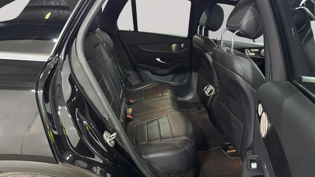 2020 Mercedes-benz GLC 300 4matic, Automatic, 78067 km, Right Side Rear Door Cabin View