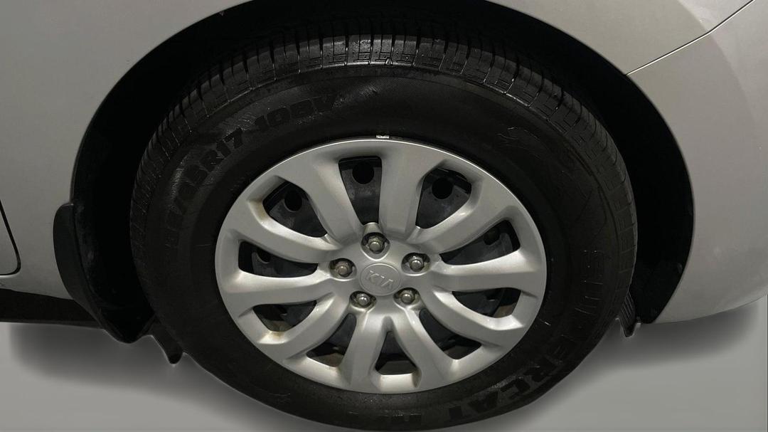 2020 Kia Carnival S, Automatic, 91871 km, Right Front Wheel