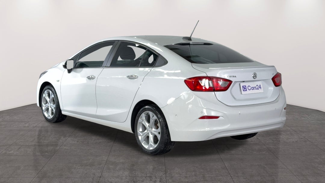 Left Back Diagonal (45- Degree) View