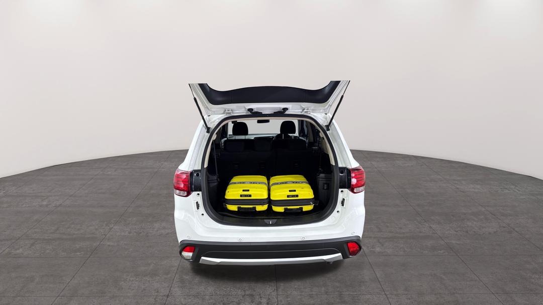 2017 Mitsubishi Outlander Ls (4x2), Automatic, 73155 km, Boot Inside View with Luggage