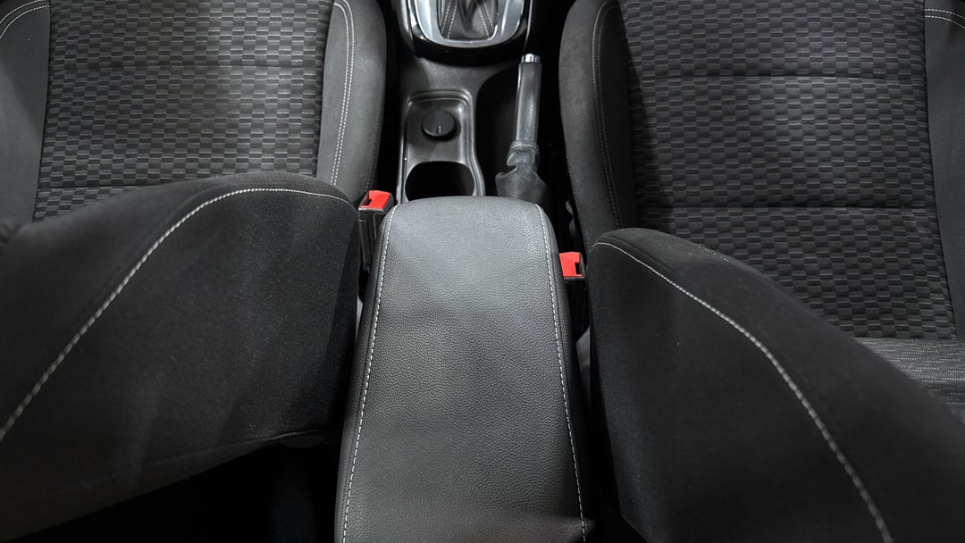 2018 Holden Astra Rs, Automatic, 31038 km, Center Console