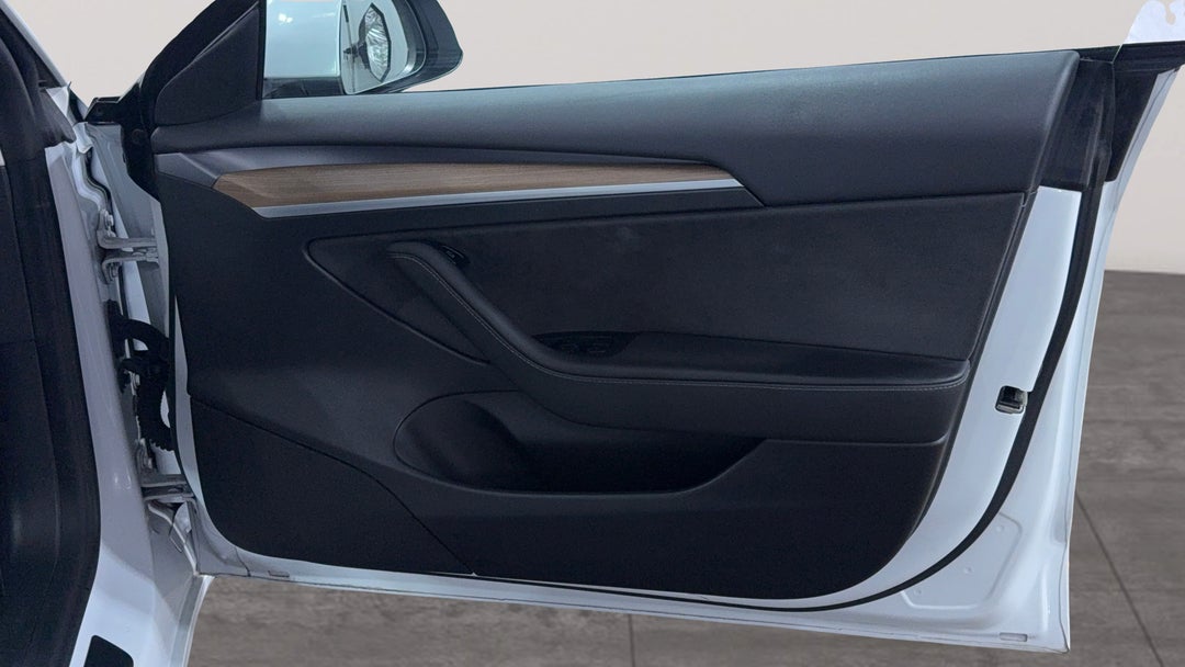 2021 Tesla Model 3 Standard Range Plus RWD, Automatic, 56712 km, Speaker View