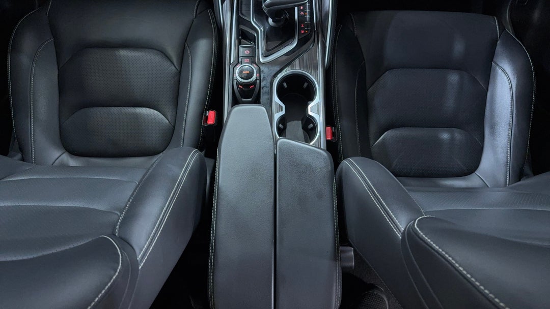 2022 LDV D90 Executive (4WD) D20, Automatic, 50396 km, Center Console