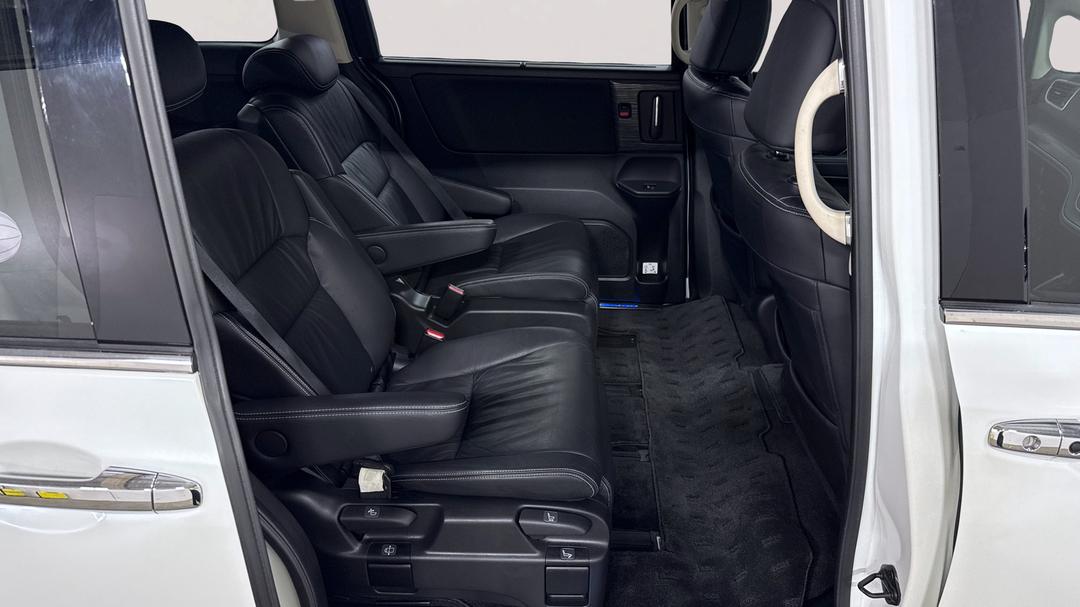 2017 Honda Odyssey Vti-l, Automatic, 106010 km, Right Side Rear Door Cabin View
