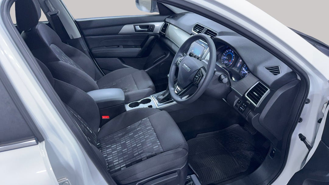 2018 Haval H2 Premium (4x2), Automatic, 103954 km, Right Side Front Door Cabin View