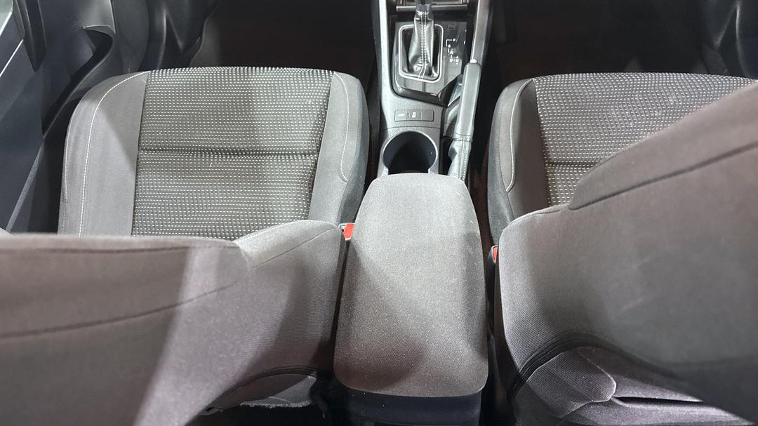 2016 Toyota Corolla Ascent Sport, Automatic, 99569 km, Center Console