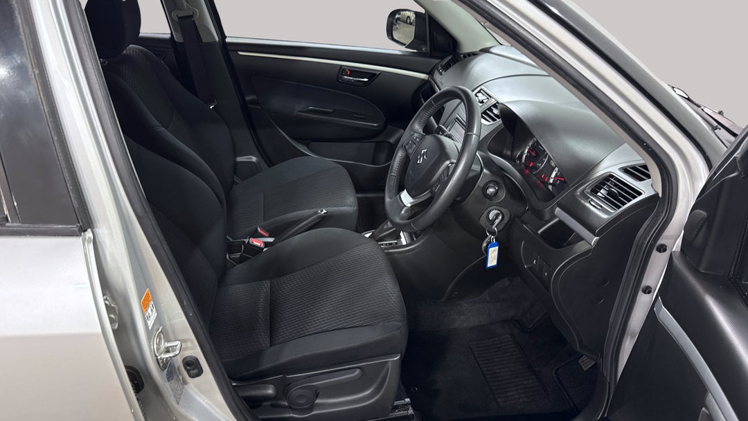 2015 Suzuki Swift Gl Navigator, Automatic, 64729 km, Right Side Front Door Cabin View