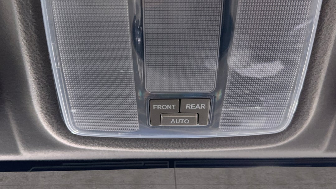 On-Roof Controls/Sunglass holder