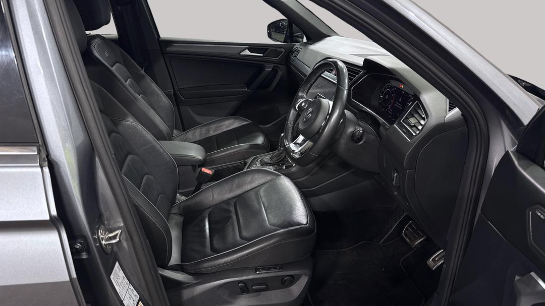 2018 Volkswagen Tiguan Allspace 162 Tsi Highline, Automatic, 148451 km, Right Side Front Door Cabin View