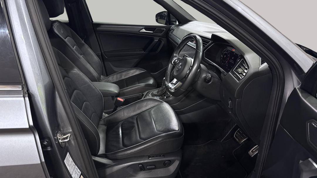 2018 Volkswagen Tiguan Allspace 162 Tsi Highline, Automatic, 148451 km, Right Side Front Door Cabin View