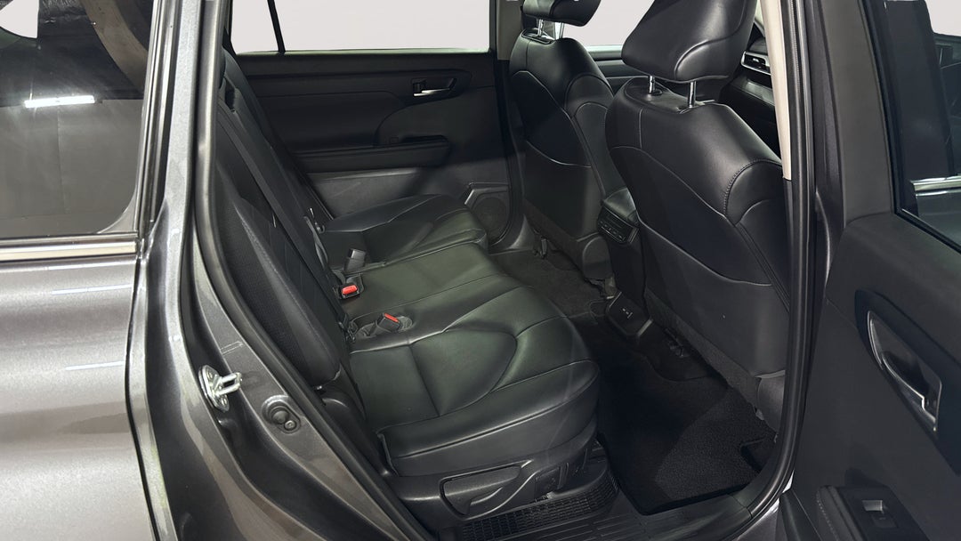 2022 Toyota Kluger Gxl Hybrid AWD, Automatic, 34771 km, Right Side Rear Door Cabin View