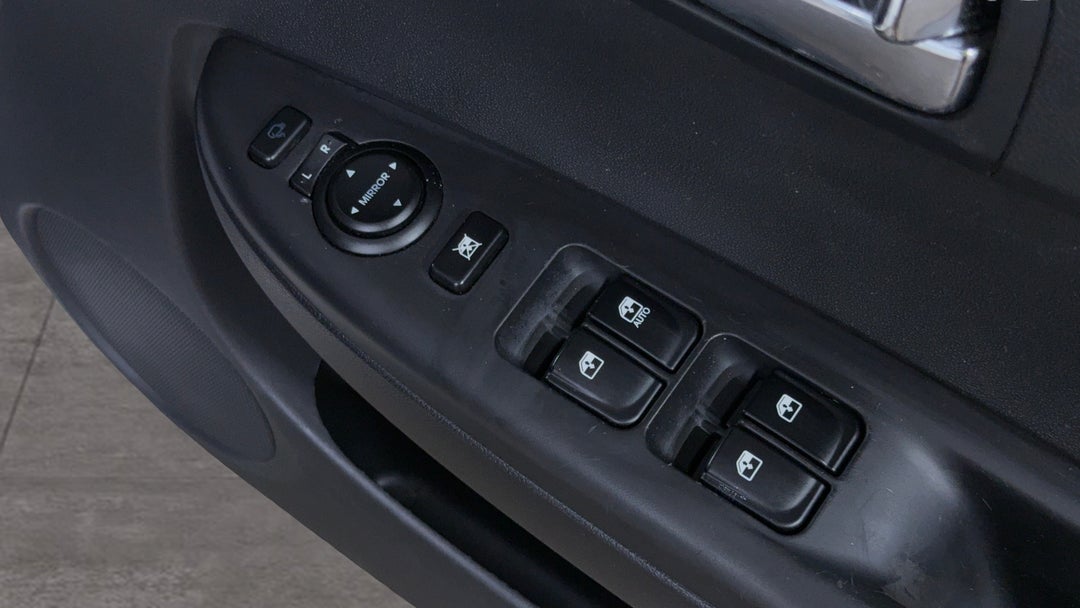 2015 Hyundai I20 Active, Automatic, 115762 km, Drivers Side Door Panel Controls