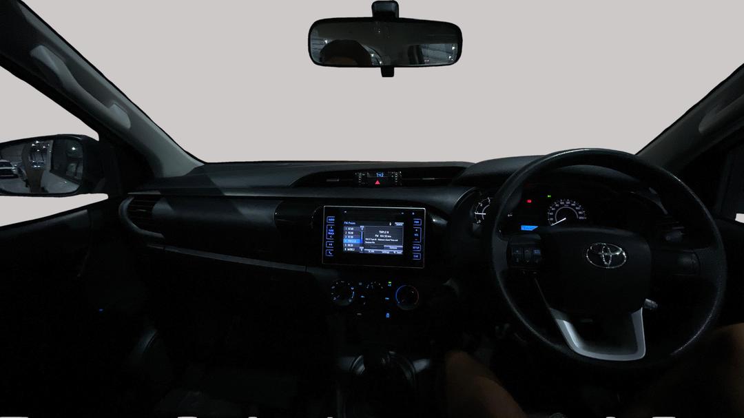 2017 Toyota Hilux Workmate, Manual, 97440 km, Dashboard View