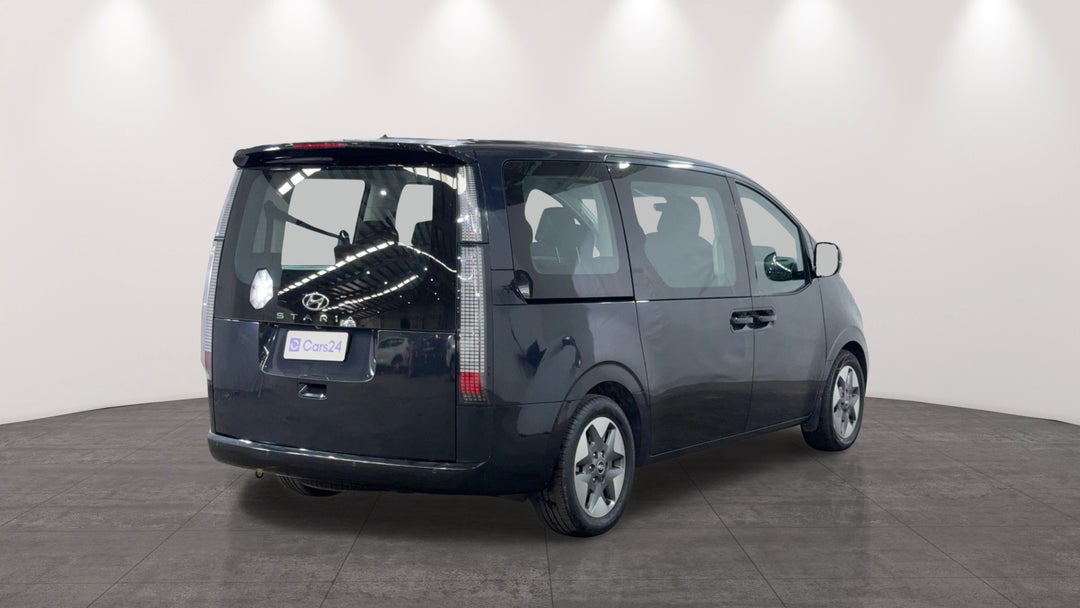 2021 Hyundai Staria Staria, Automatic, 88061 km, Right Back Diagonal (45- Degree) View