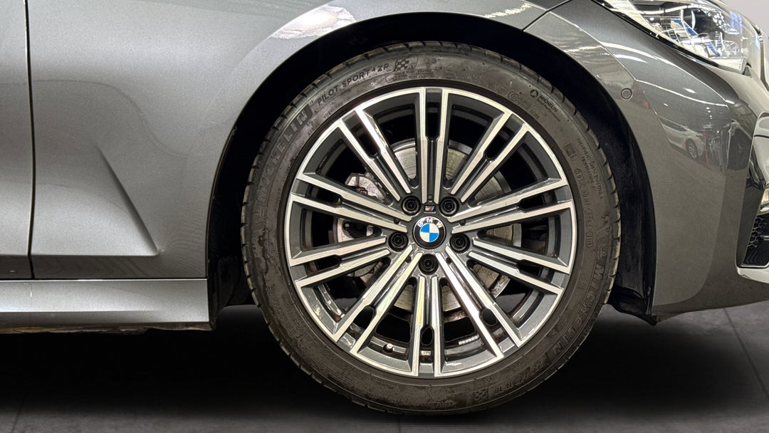 2020 BMW 3 20i M Sport, Automatic, 30961 km, Right Front Wheel