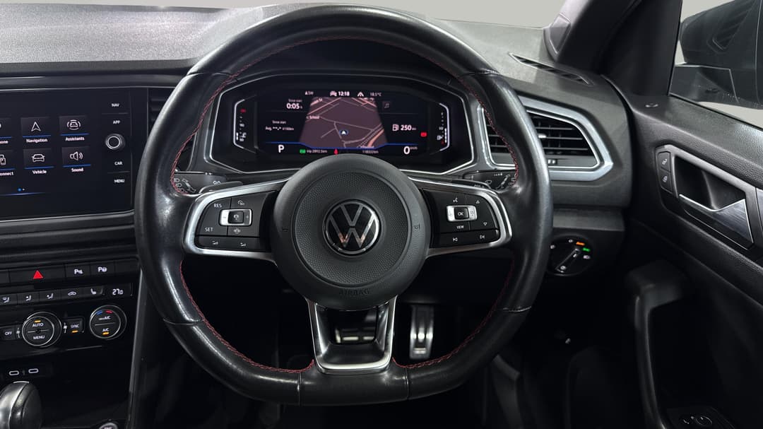 2021 Volkswagen T-roc 140tsi Sport, Automatic, 118322 km, Steering Wheel Close-up