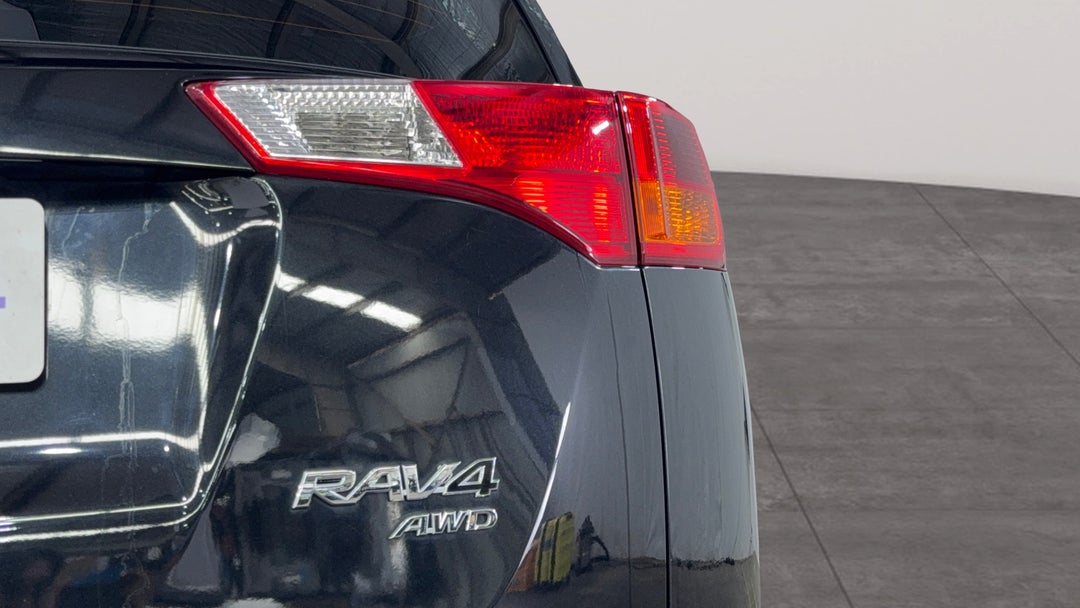 Badge (Boot Right Side)