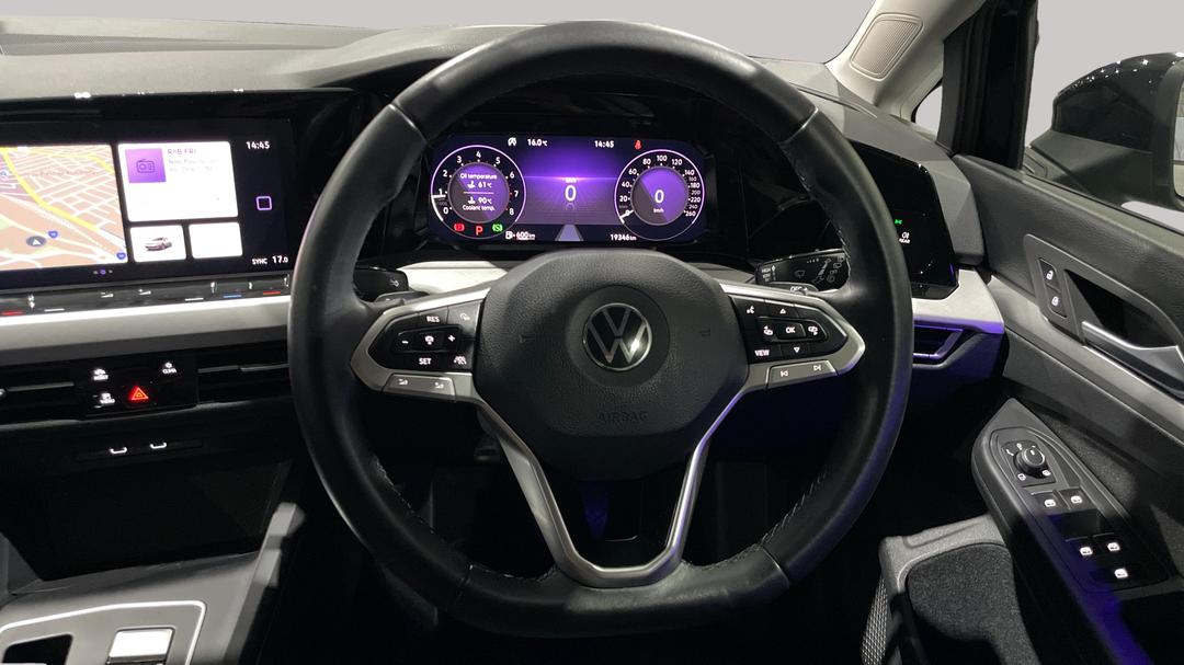 2022 Volkswagen Golf 110tsi Life, Automatic, 19346 km, Steering Wheel Close-up